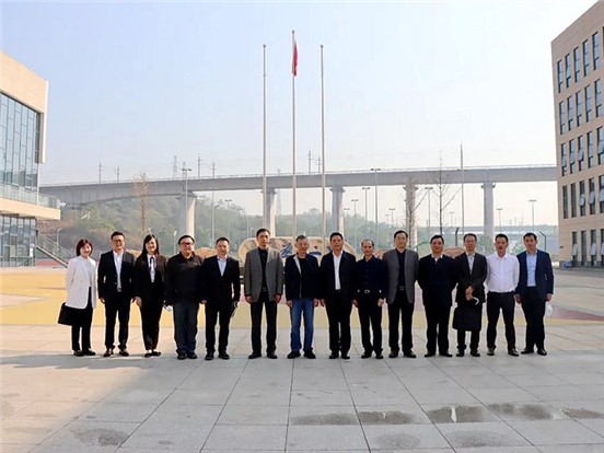 省教育廳王玉清副廳長一行蒞臨湘潭垣鑫高級中學(xué)指導(dǎo)工作